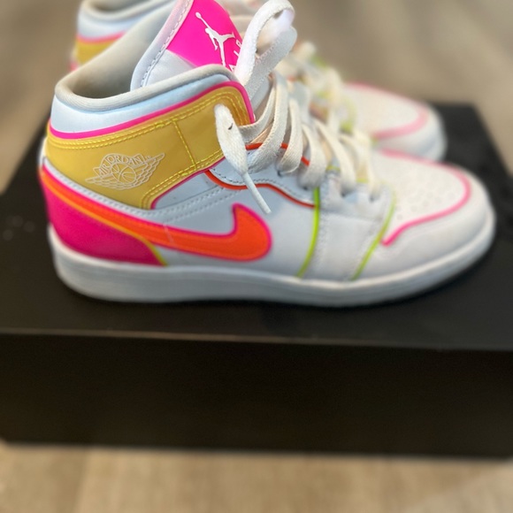 Nike Air Jordan’s - Picture 2 of 5